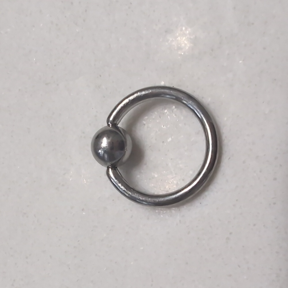Stainless steel body piercing ring